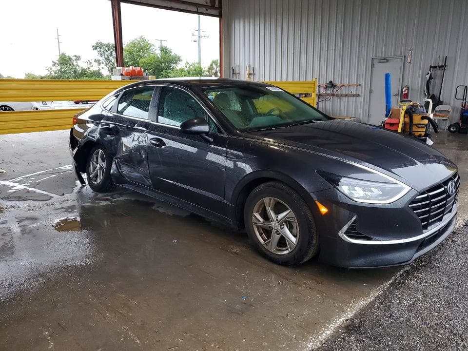 2021 HYUNDAI SONATA SE 4