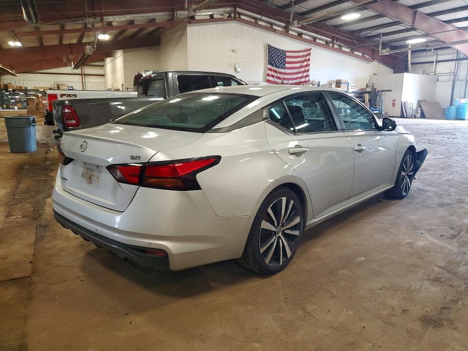 2022 NISSAN ALTIMA SR 3