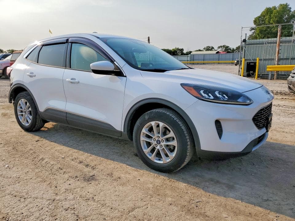 2020 FORD ESCAPE SE 4