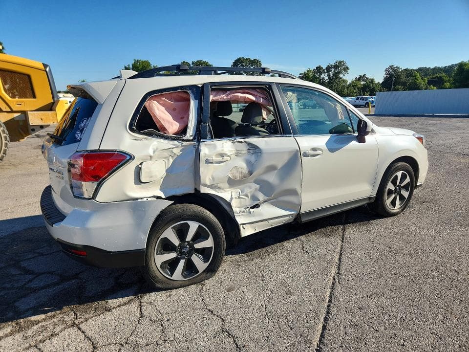 2017 SUBARU FORESTER 2.5I LIMITED 3
