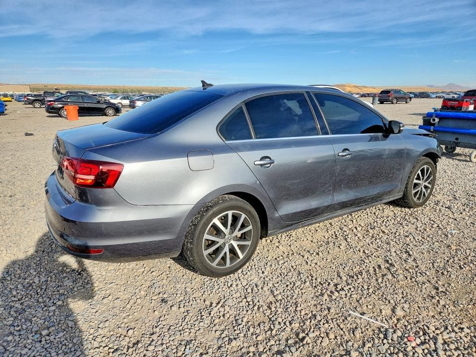 2017 VOLKSWAGEN JETTA SE 3