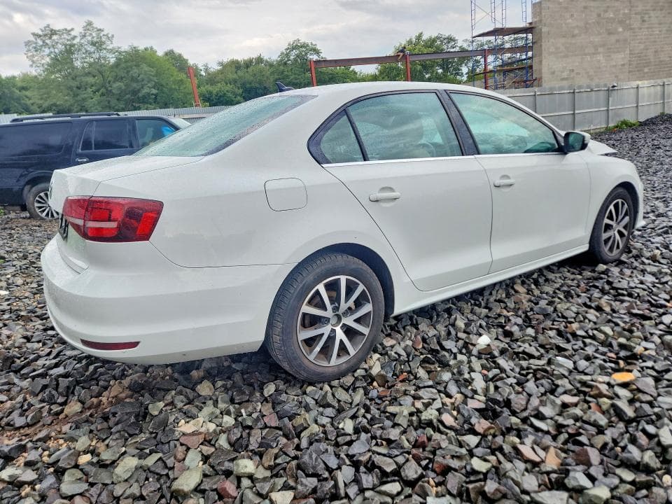 2017 VOLKSWAGEN JETTA SE 3