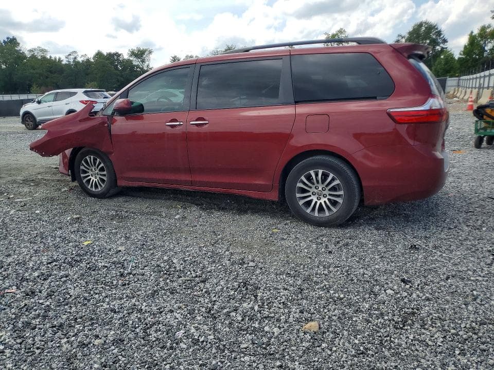 2020 TOYOTA SIENNA XLE 8-PASSENGER 2