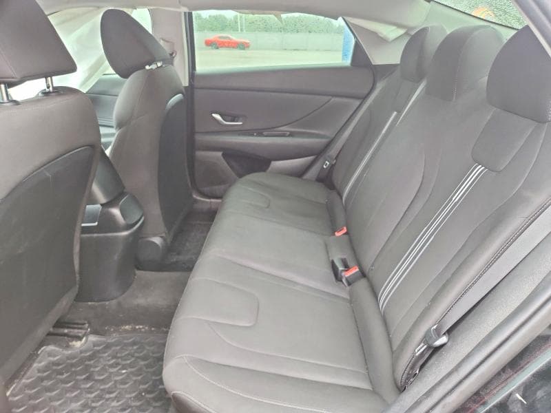 2022 HYUNDAI ELANTRA SEL 10