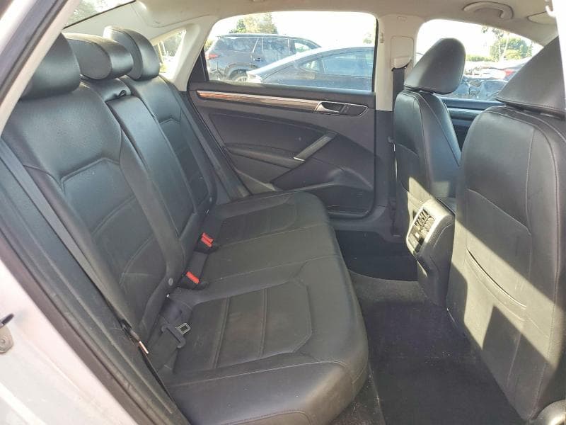2017 VOLKSWAGEN PASSAT SE 10