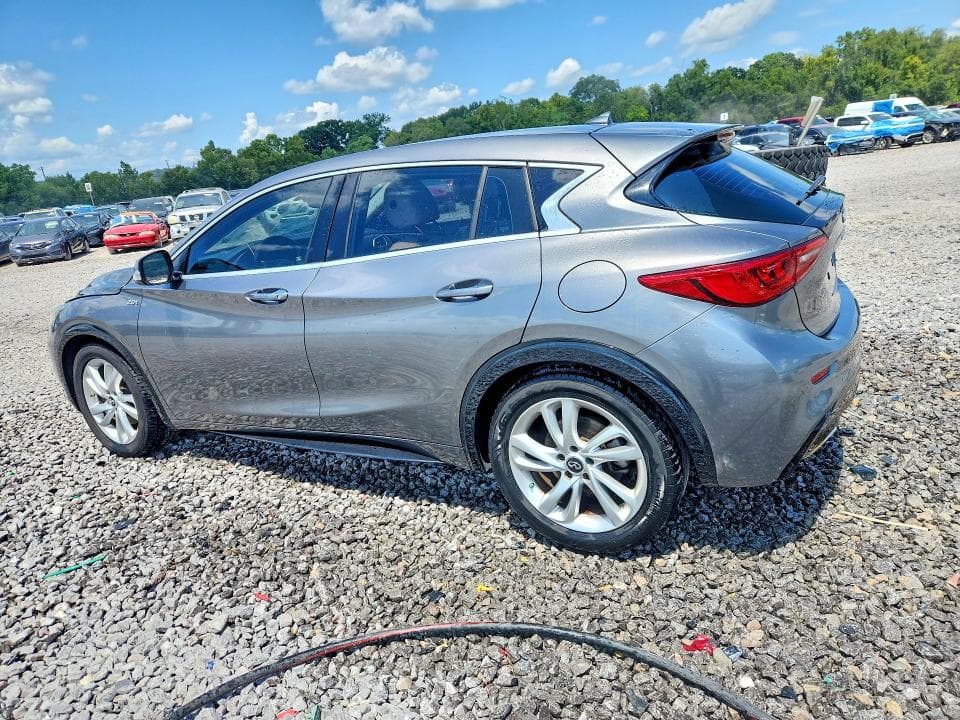 2017 INFINITI QX30 BASE 2