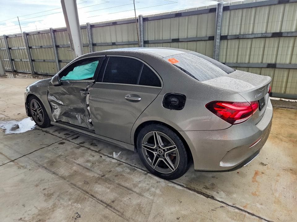 2020 MERCEDES-BENZ A 220 2
