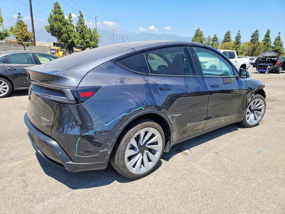 2026 TESLA MODEL Y 3