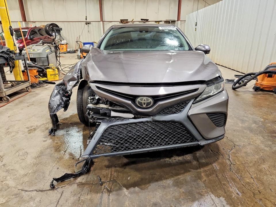 2019 TOYOTA CAMRY SE 5