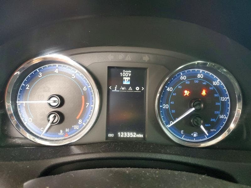 2018 TOYOTA COROLLA SE 9