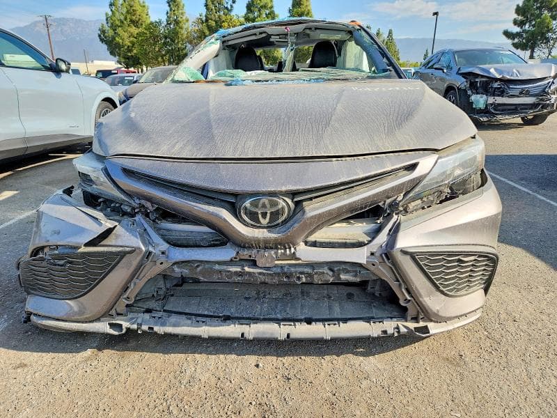 2021 TOYOTA CAMRY SE 11