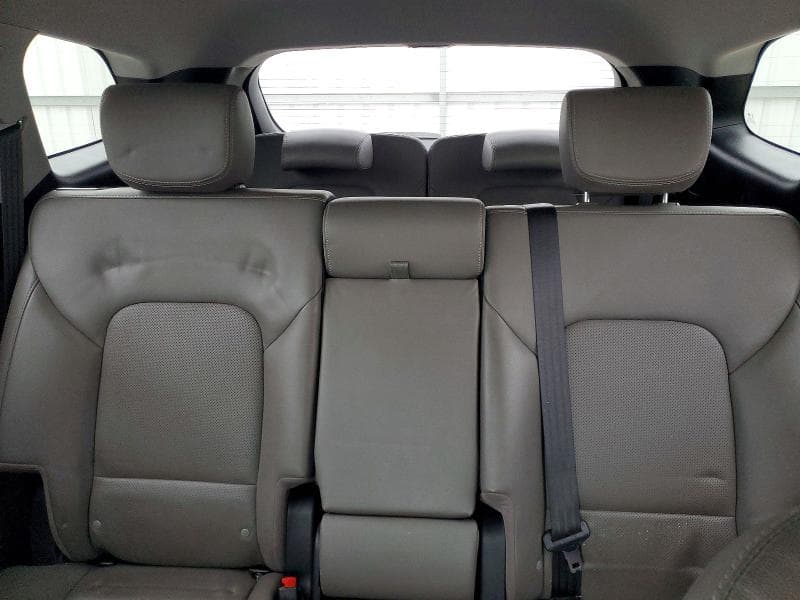 2018 HYUNDAI SANTA FE SE 10