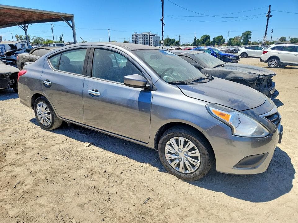 2017 NISSAN VERSA 1.6 SV 4