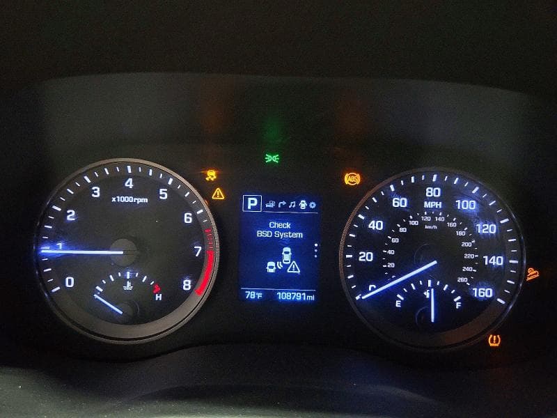 2017 HYUNDAI TUCSON SE PLUS 9