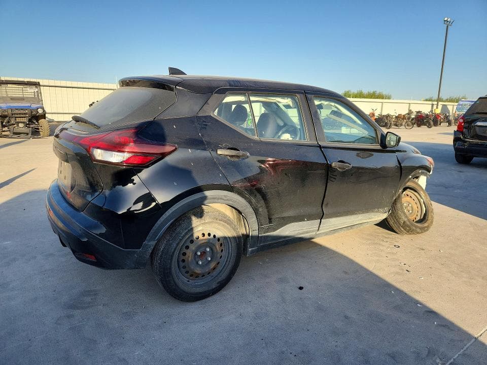 2022 NISSAN KICKS S 3