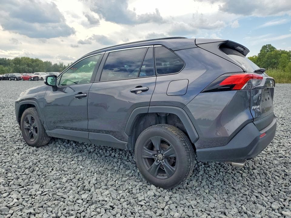 2020 TOYOTA RAV4 XLE 2