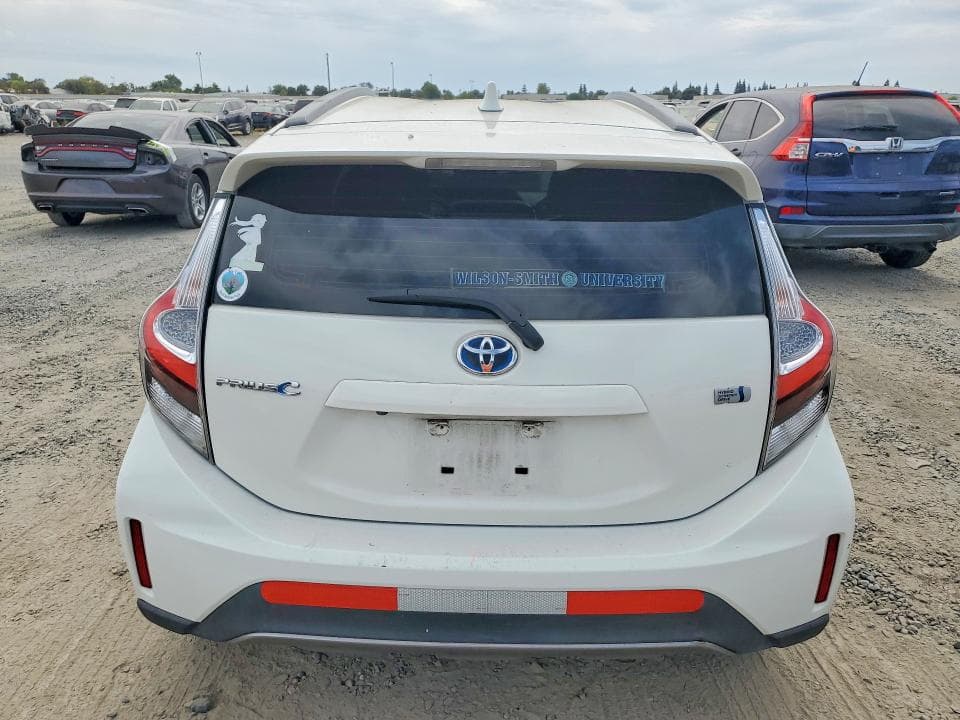 2018 TOYOTA PRIUS C TWO 6