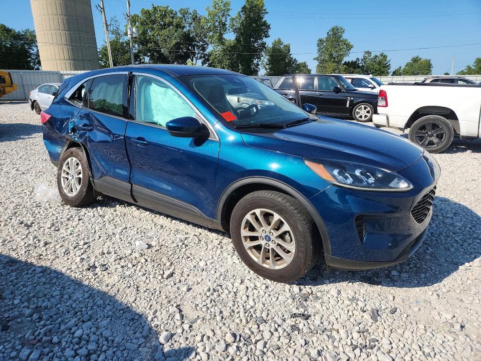 2020 FORD ESCAPE SE 4