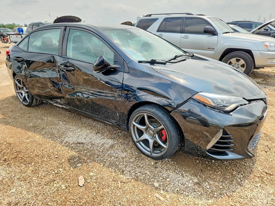 2017 TOYOTA COROLLA SE 4