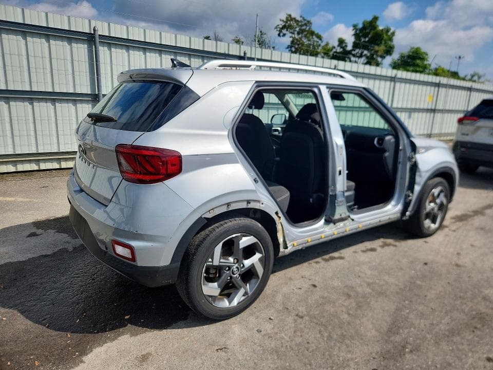 2021 HYUNDAI VENUE SEL 3