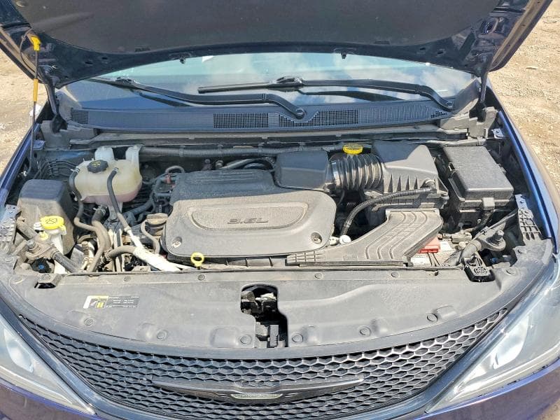 2019 CHRYSLER PACIFICA TOURING L 12