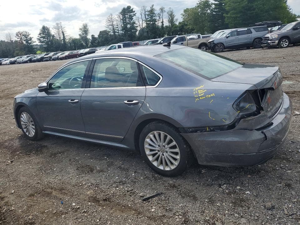 2017 VOLKSWAGEN PASSAT SE 2
