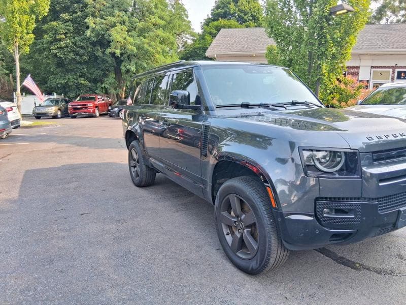 2023 LAND ROVER DEFENDER 130 X-DYNAMIC SE 4