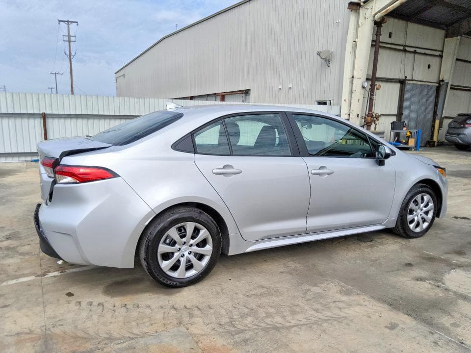 2026 TOYOTA COROLLA LE 3