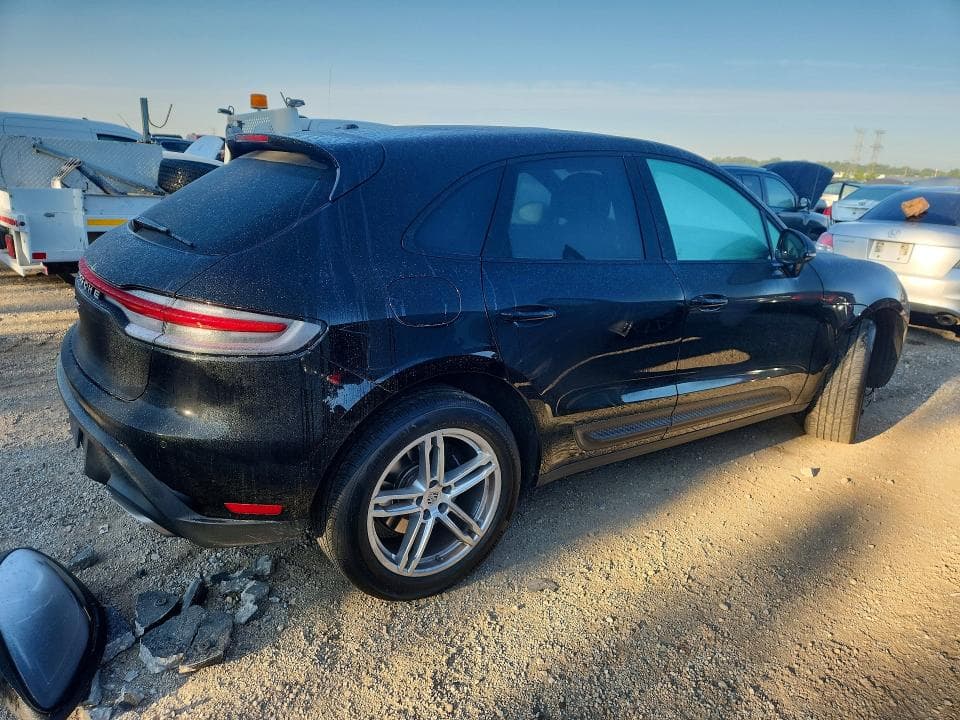 2024 PORSCHE MACAN BASE 3