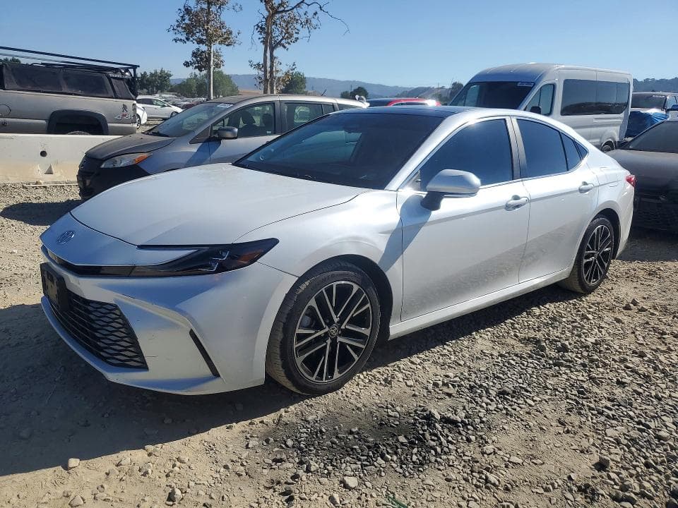 2025 TOYOTA CAMRY XLE - 1