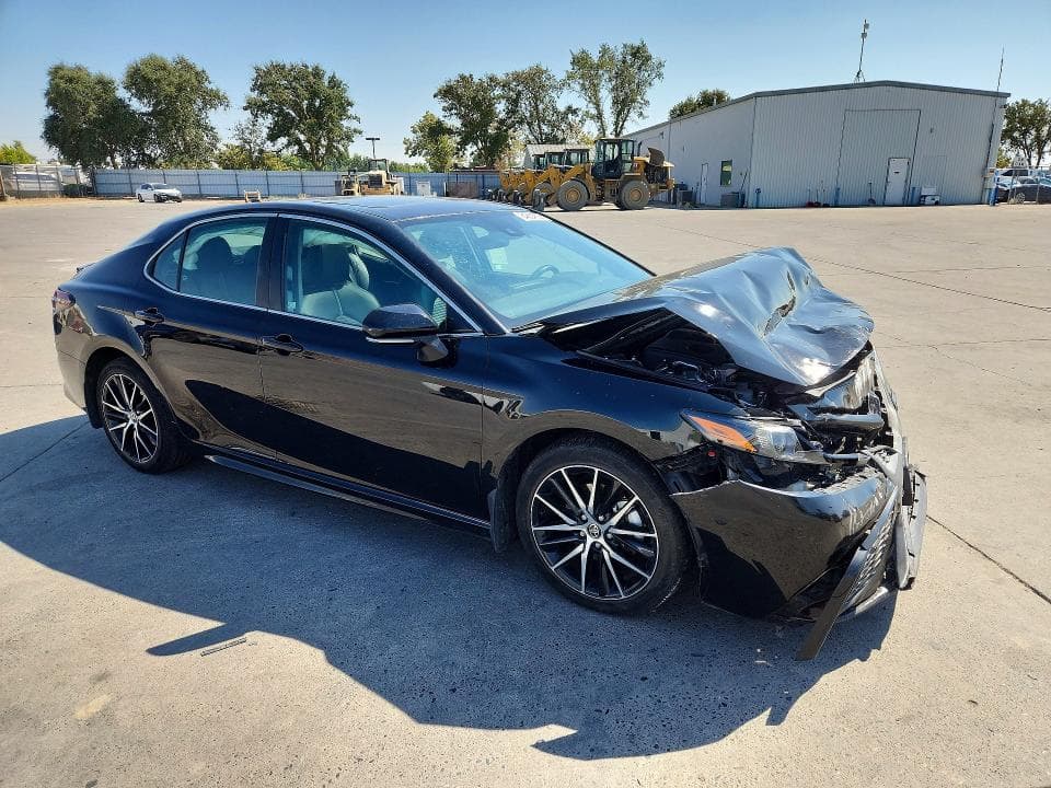 2022 TOYOTA CAMRY HYBRID SE 4