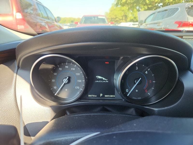 2017 JAGUAR XE PRESTIGE 9