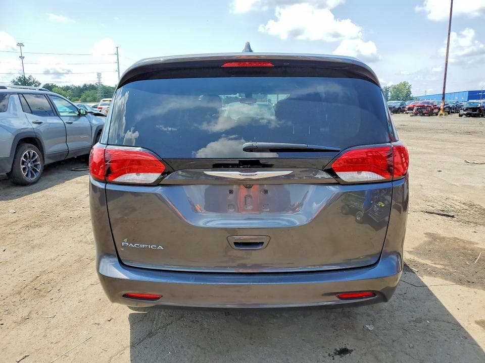 2017 CHRYSLER PACIFICA TOURING 6