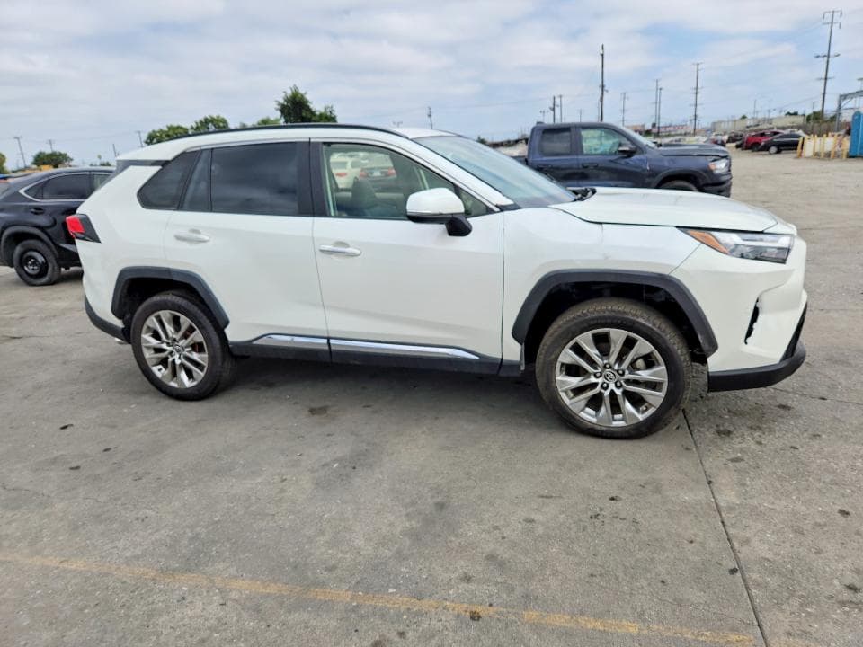 2019 TOYOTA RAV4 LIMITED 4