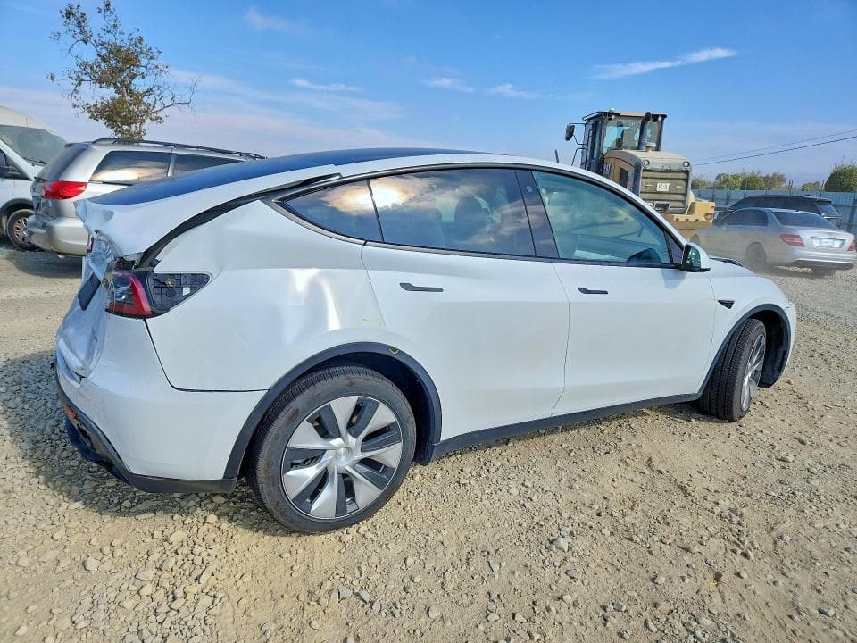 2023 TESLA MODEL Y 3