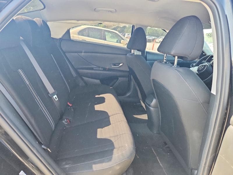 2022 HYUNDAI ELANTRA SEL 10