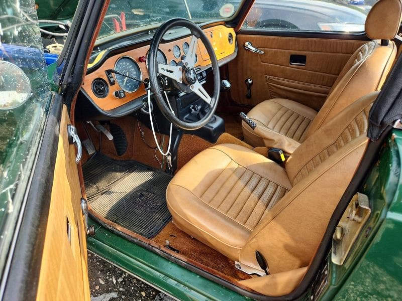 1976 TRIUMPH CAR TR6 8