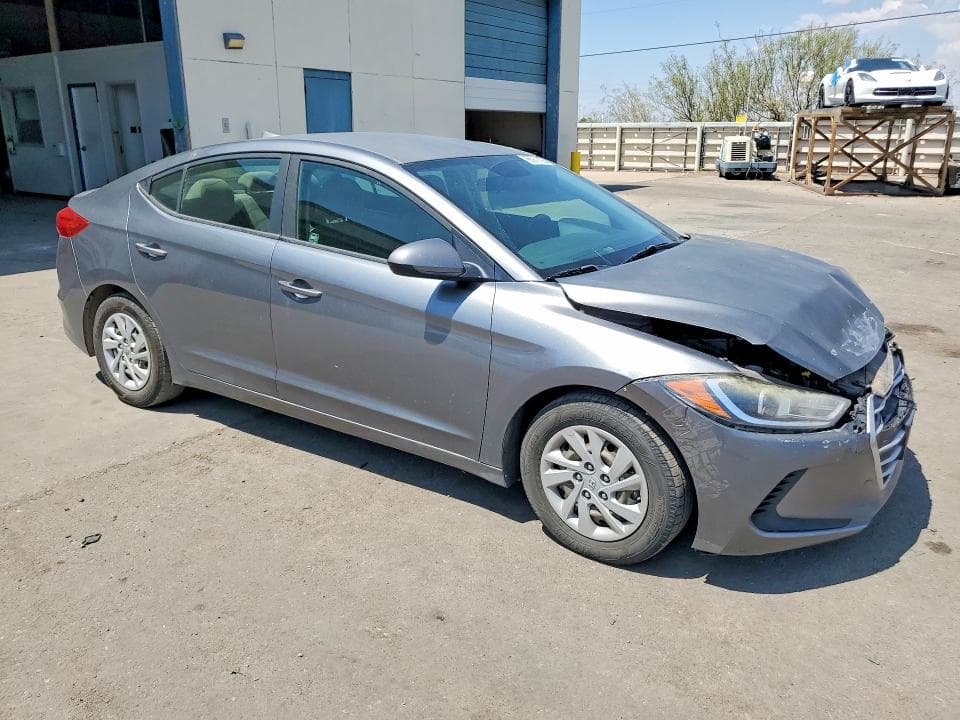 2018 HYUNDAI ELANTRA SE 4