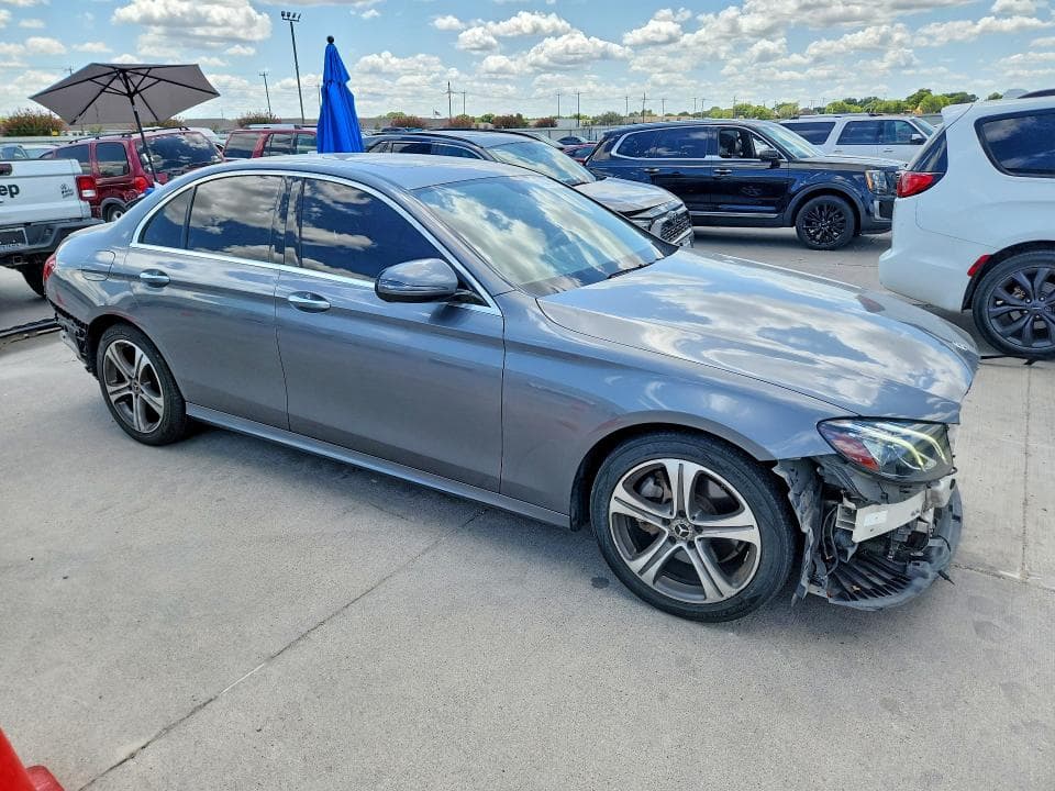 2018 MERCEDES-BENZ E 300 4MATIC 4