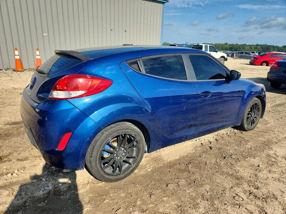 2017 HYUNDAI VELOSTER BASE 3