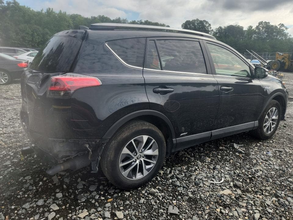 2018 TOYOTA RAV4 HYBRID XLE 3