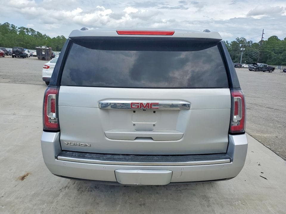 2018 GMC YUKON DENALI 6