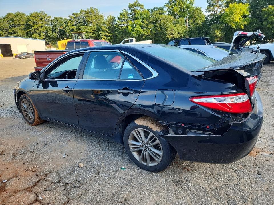 2017 TOYOTA CAMRY SE 2