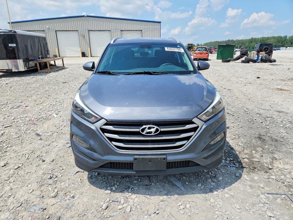 2017 HYUNDAI TUCSON SE 5