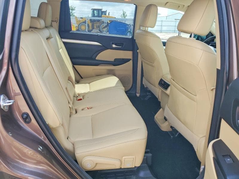 2018 TOYOTA HIGHLANDER XLE 11