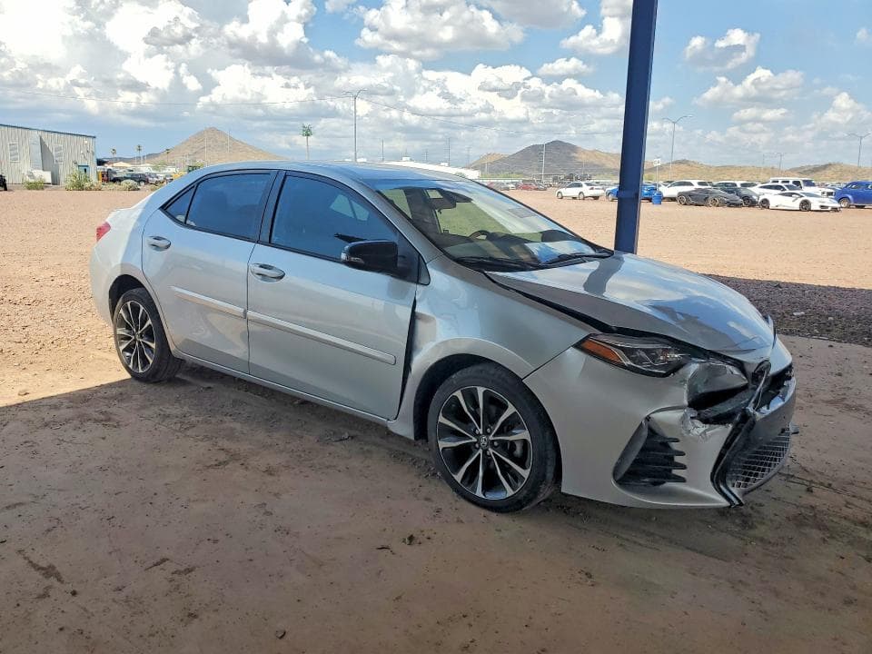 2017 TOYOTA COROLLA SE 4