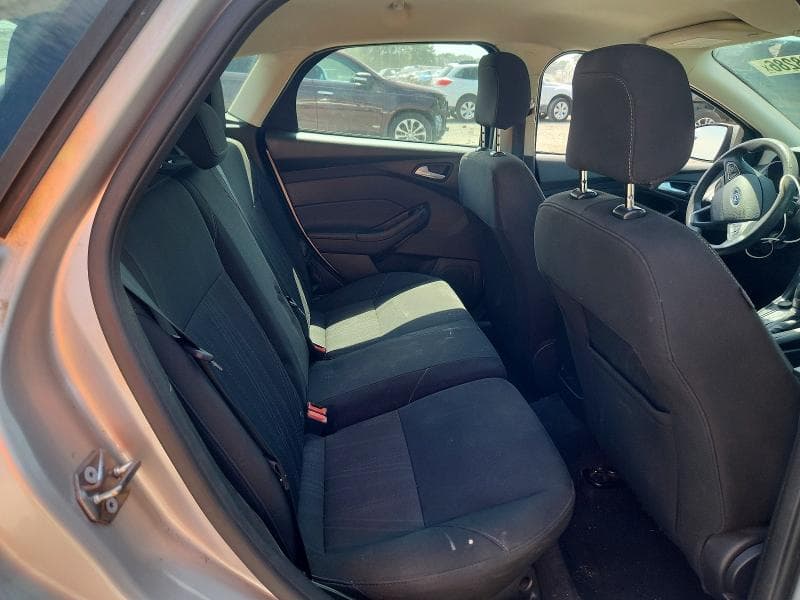 2018 FORD FOCUS SE 11