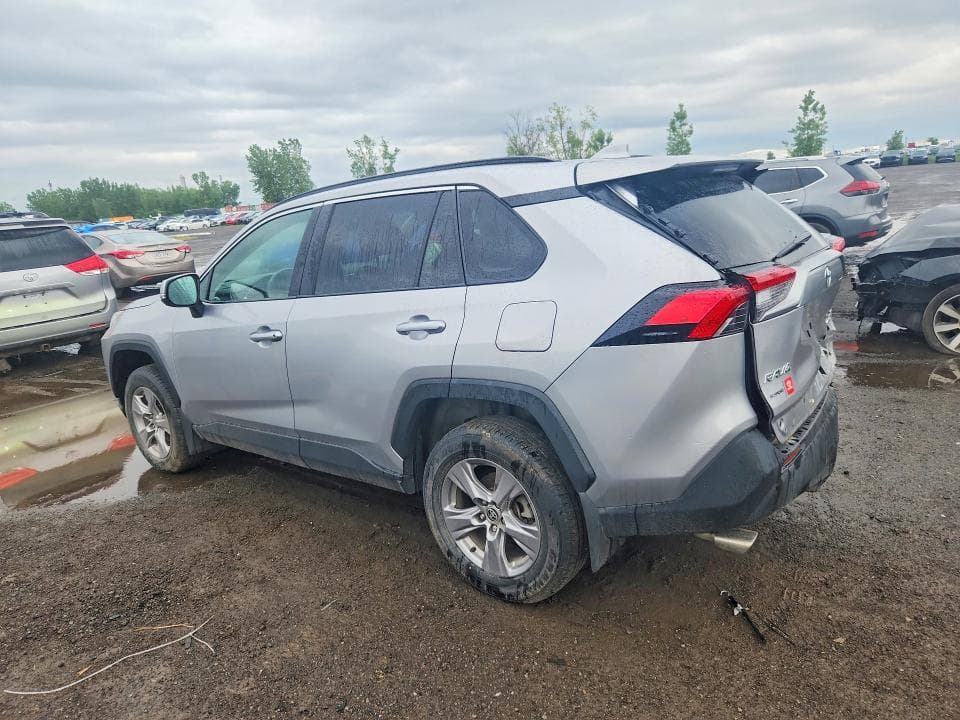 2025 TOYOTA RAV4 XLE 2