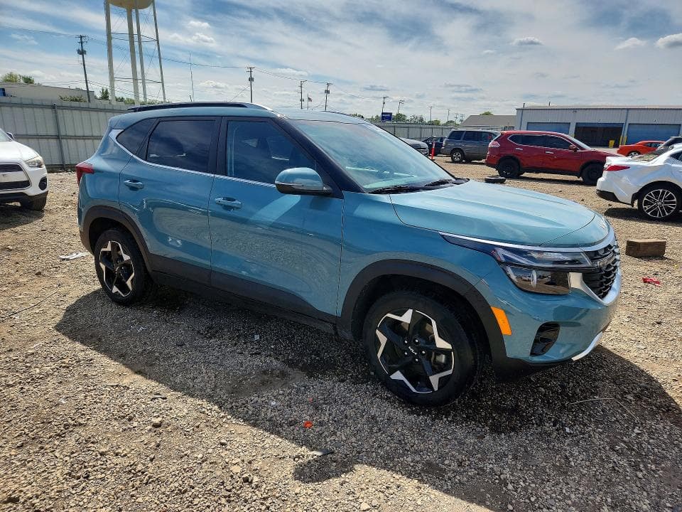 2025 KIA SELTOS EX 4