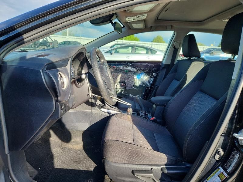 2017 TOYOTA COROLLA LE 7